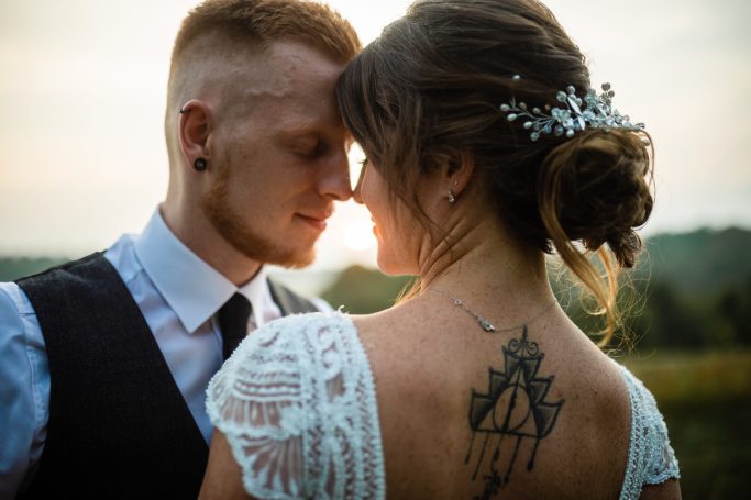 Hochzeit Karlsruhe – Brautpaarshooting im Abendlicht Brautpaarshooting bei Abendlicht in Karlsruhe