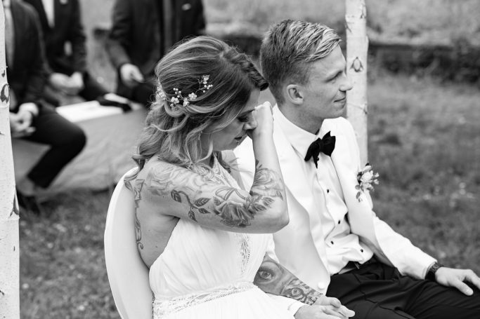 Hochzeit Stuttgart – Braut weint bei der Trauung Braut weint während der Trauung in Stuttgart