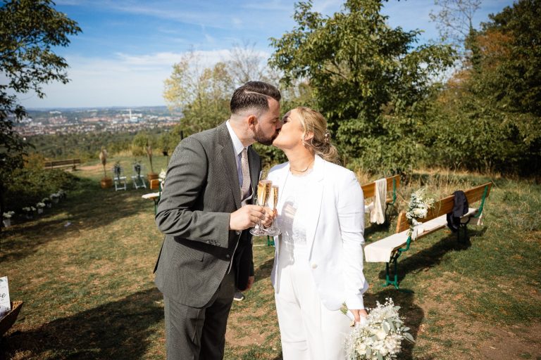 Jetzt wird gefeiert - Gloria & Samuel ! Sektempfang und Anstoßen