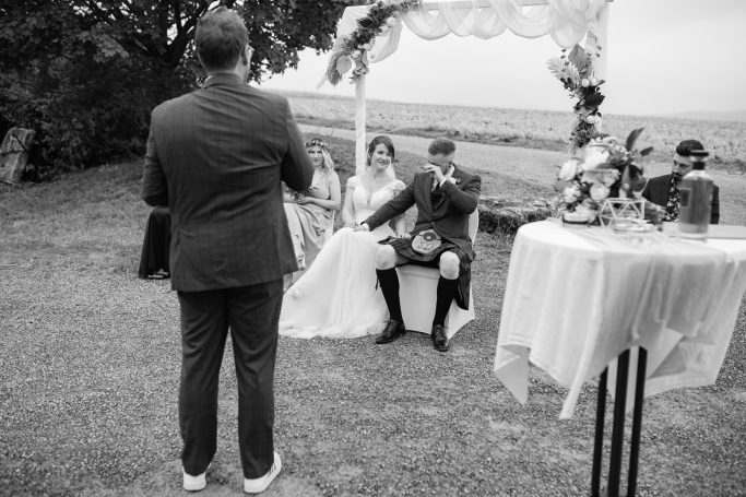 Hochzeit Stuttgart – Bräutigam weint bei der Trauung Bräutigam weint bei Trauung in Stuttgart – emotionale Hochzeit.
