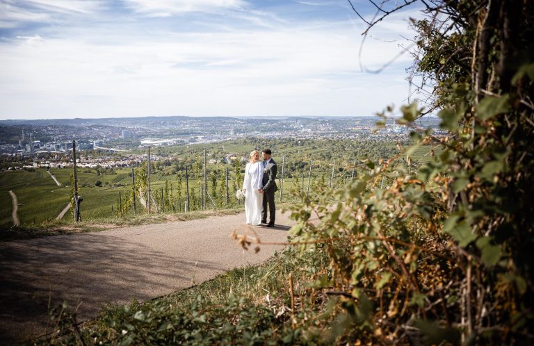 Weinberge und der Blick für immer Gloria & Samuel in den Weinbergen