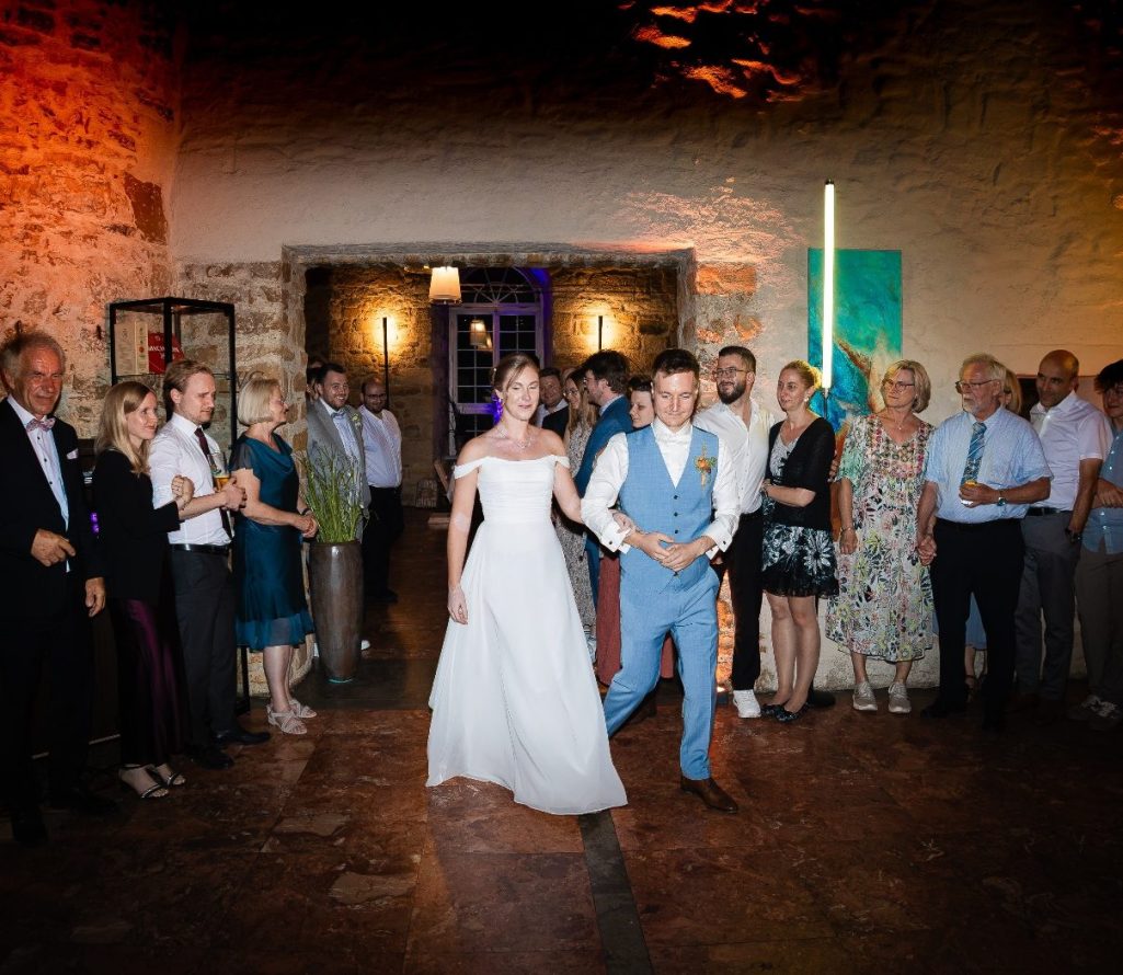 Der Hochzeitstanz für das Brautpaar bei Brackenheim, Kraichgau und Ludwigsburg