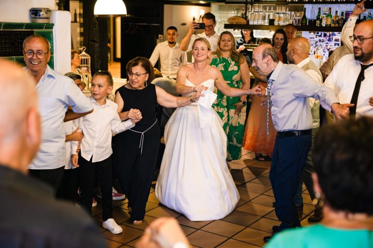 Tanzen Tanze und nochmal Tanzen Nach dem Hochzeitstanz wurde weitergetanzt